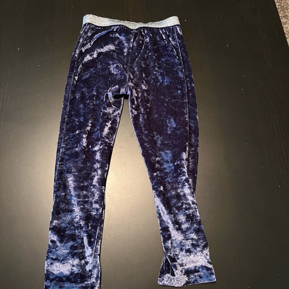 Blue Crushed Velvet Girls Leggings with Double Bows on Ankles & Silver Waistband - Picture 5 of 9